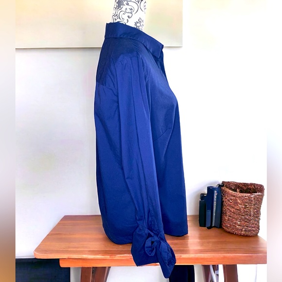 LORD & TAYLOR Women’s Navy Bell Sleeve Blouse- Large - Picture 3 of 8